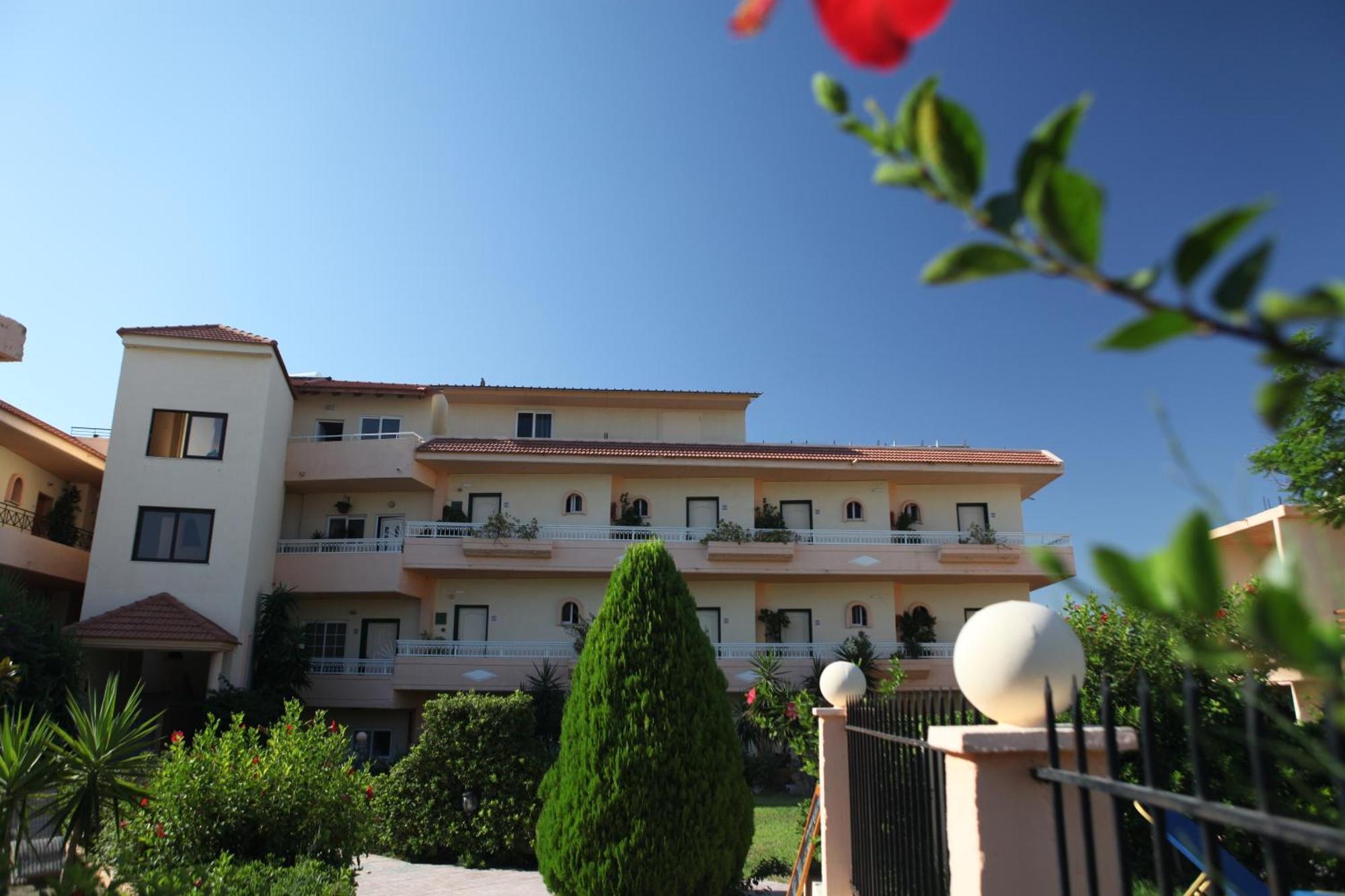 فاليراكي Lyristis Dinos Studios & Apartments المظهر الخارجي الصورة