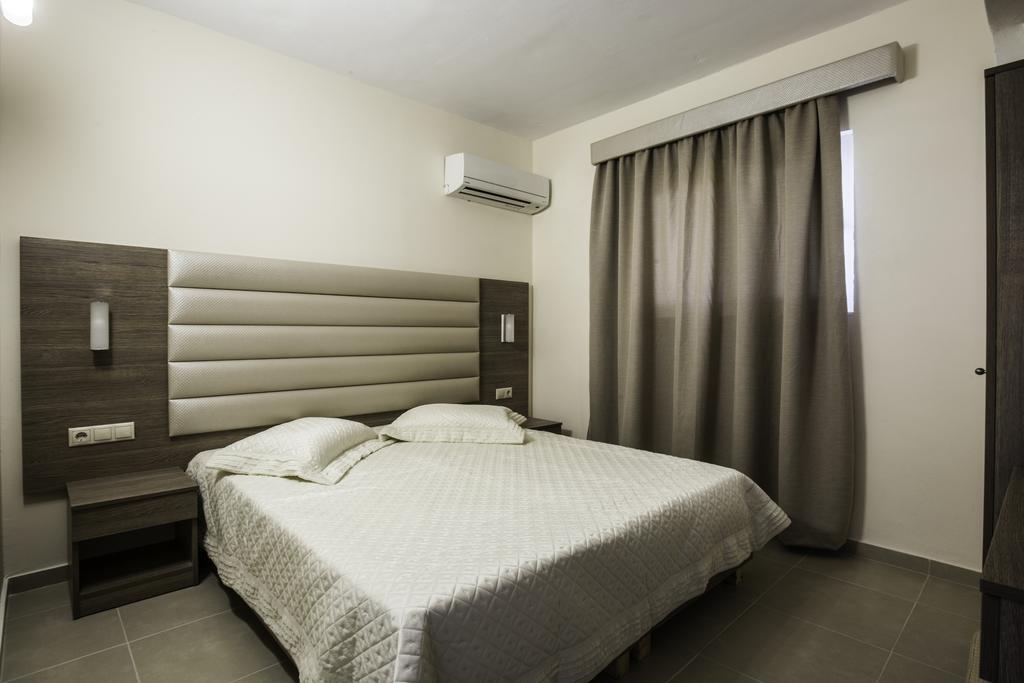 فاليراكي Lyristis Dinos Studios & Apartments المظهر الخارجي الصورة