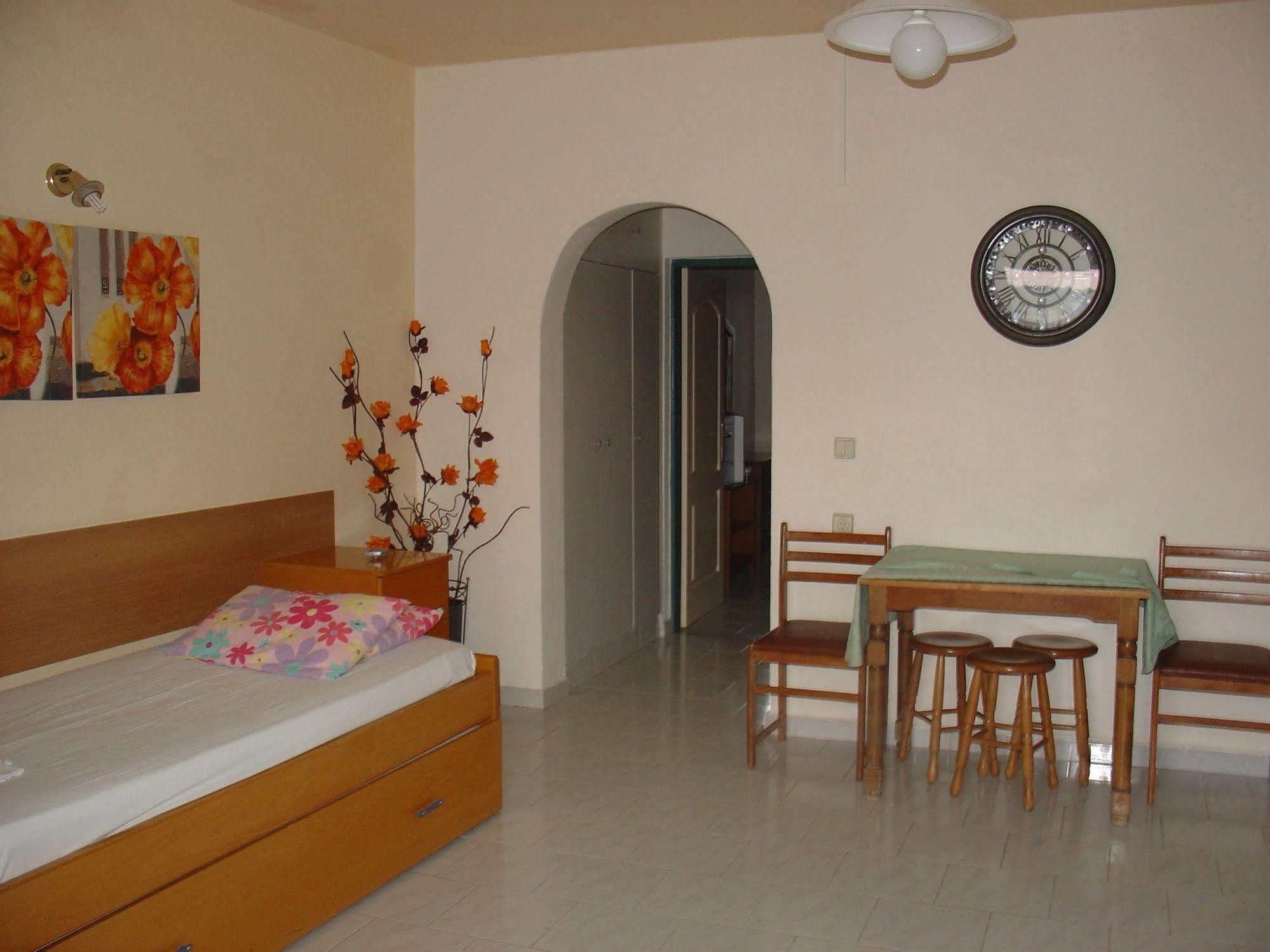 فاليراكي Lyristis Dinos Studios & Apartments المظهر الخارجي الصورة