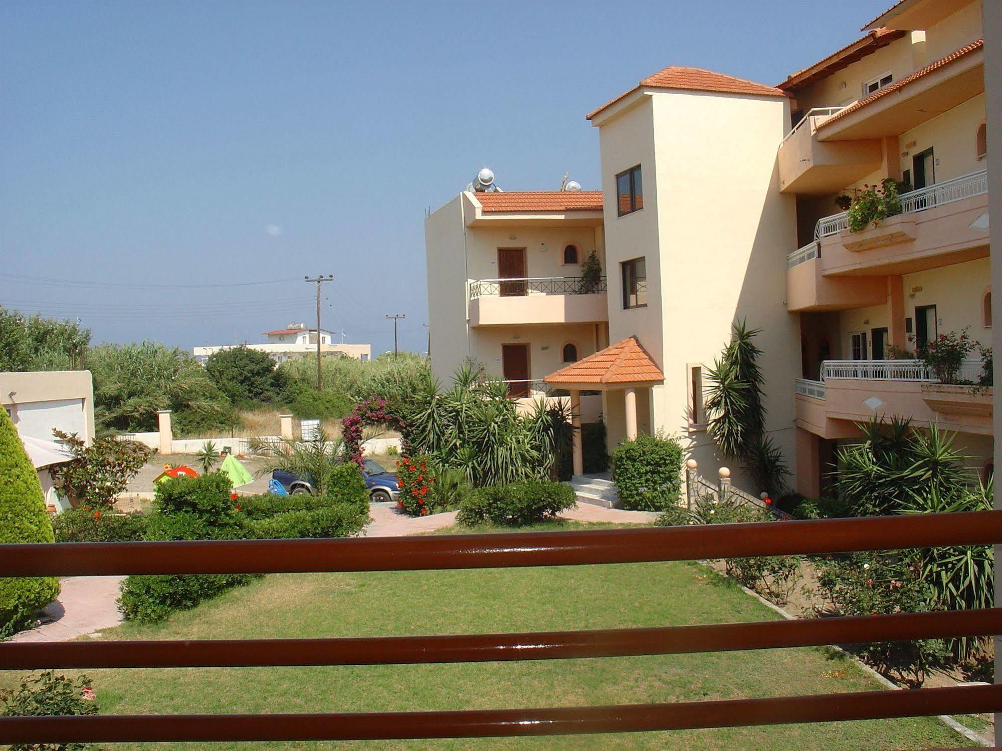 فاليراكي Lyristis Dinos Studios & Apartments المظهر الخارجي الصورة
